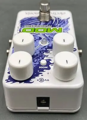 Electro-Harmonix - MOD 11 Modulation Pedal 2
